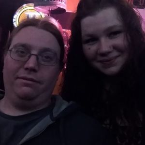 Meet your Posher, Saxyn